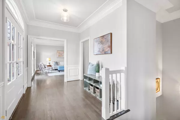 460 Huntcliff GN, Sandy Springs, GA 30350