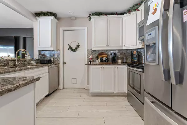 3589 N Libby DR, West Palm Beach, FL 33406