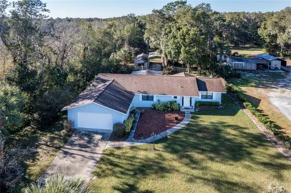 182 E LAKEVIEW ST, Umatilla, FL 32784