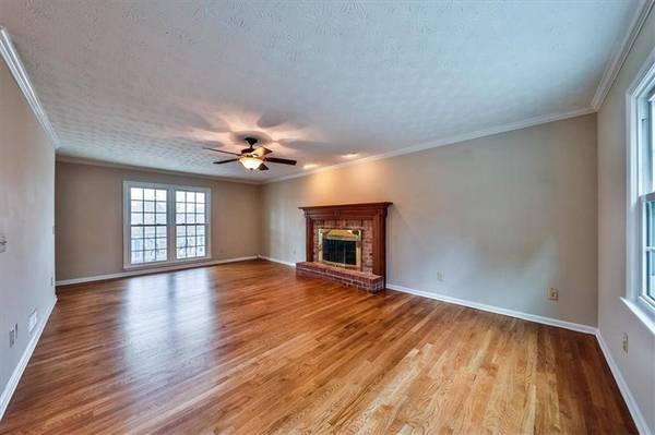 5009 Old Field CT NE, Kennesaw, GA 30144