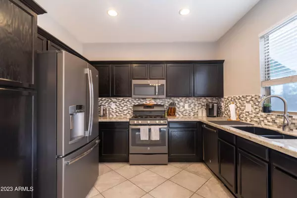 11205 W ALMERIA Road, Avondale, AZ 85392