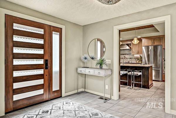 834 E Curling Dr, Boise, ID 83702