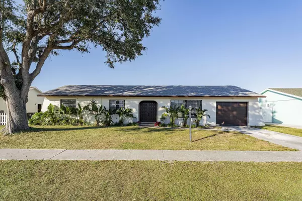 3589 N Libby DR, West Palm Beach, FL 33406