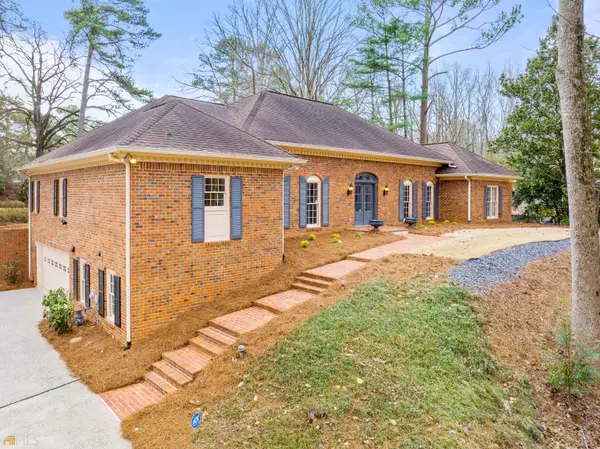 460 Huntcliff GN, Sandy Springs, GA 30350