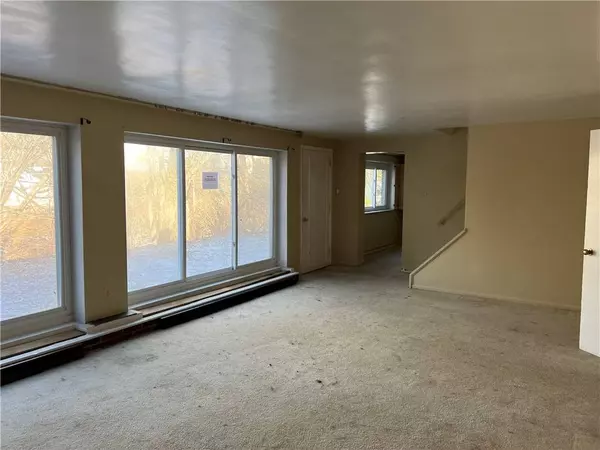 1185 Saint Vincent Dr, Monroeville, PA 15146