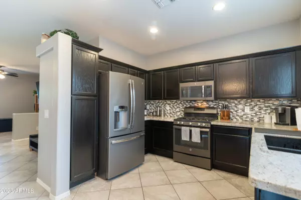 11205 W ALMERIA Road, Avondale, AZ 85392