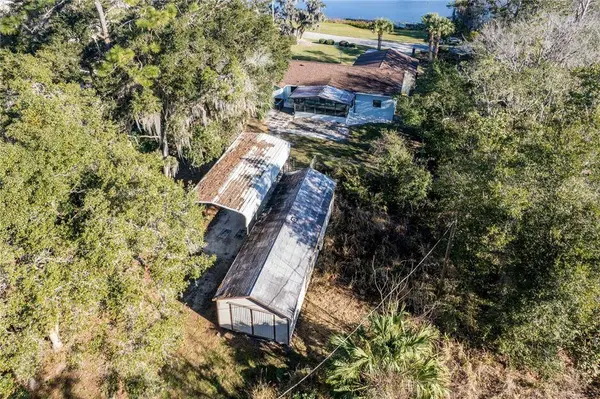 182 E LAKEVIEW ST, Umatilla, FL 32784