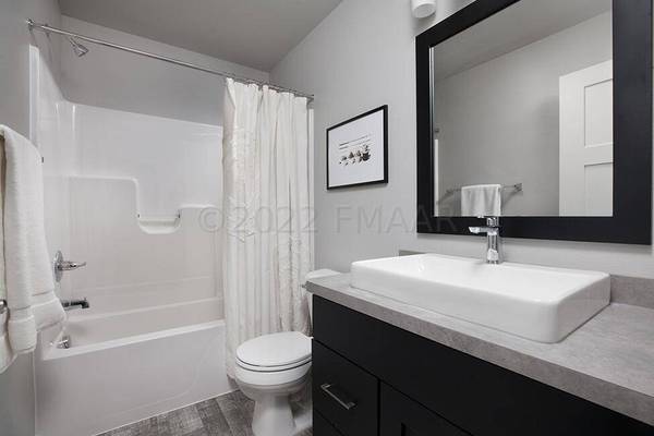 3731 50 Street S, Fargo, ND 58104