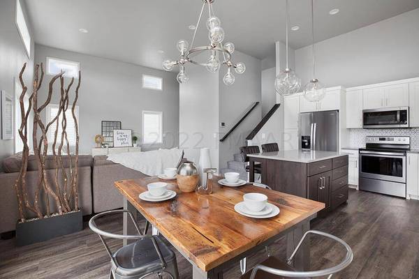 3731 50 Street S, Fargo, ND 58104