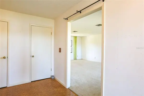 182 E LAKEVIEW ST, Umatilla, FL 32784