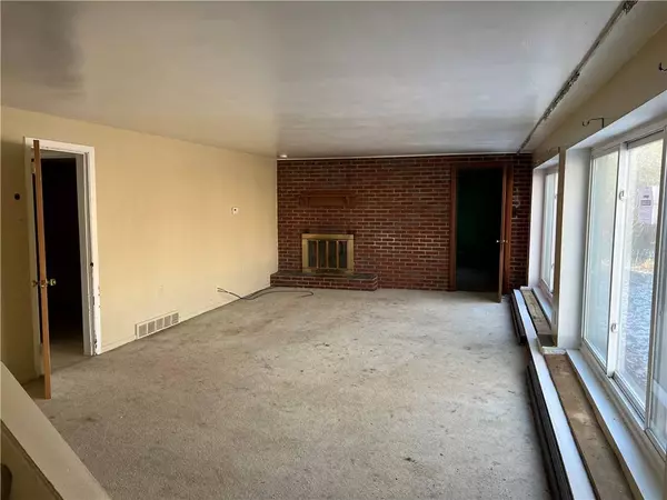 1185 Saint Vincent Dr, Monroeville, PA 15146