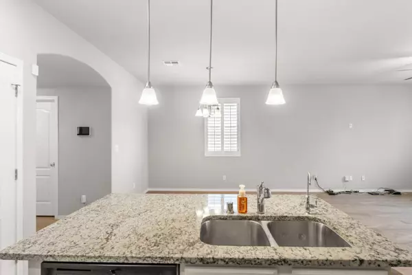 3945 Desert Dunes Drive, El Paso, TX 79938