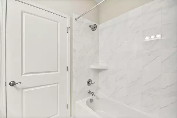 6440 Nature Nook Drive, Lewis Center, OH 43035