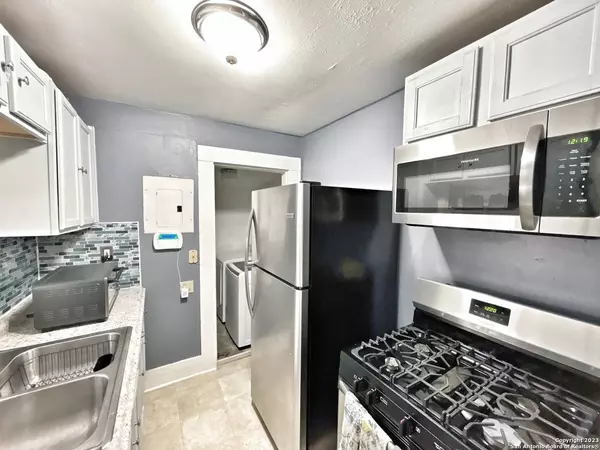 127 Avondale Ave, San Antonio, TX 78223