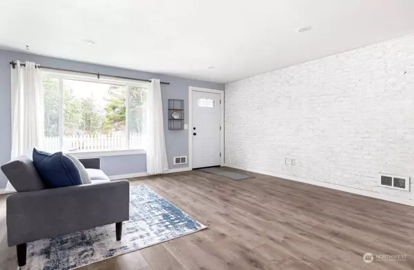 1132 Ridgeway DR, Oak Harbor, WA 98277