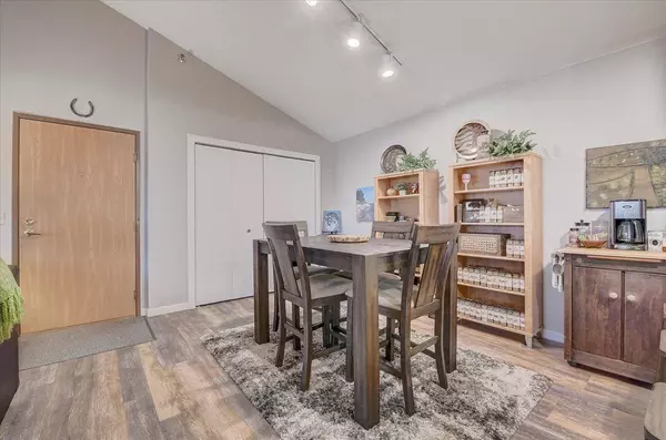 203 Kearney Way #306, Waunakee, WI 53597