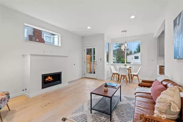 7029 Ravenna AVE NE, Seattle, WA 98115