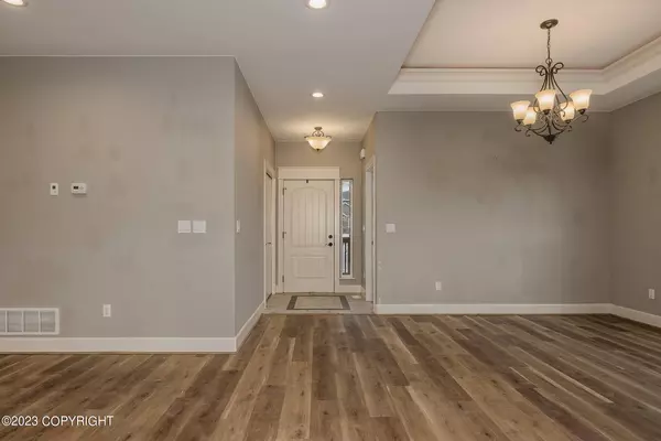 4718 E Mary Martin DR, Wasilla, AK 99654