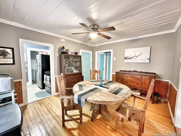 127 Avondale Ave, San Antonio, TX 78223