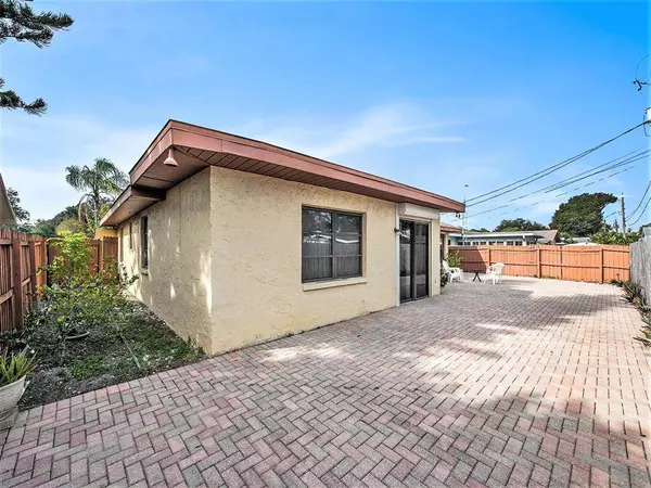 10401 113TH ST, Largo, FL 33778