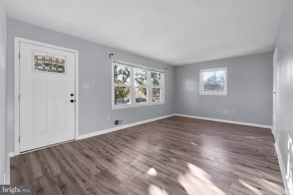 5004 ERIE ST, College Park, MD 20740