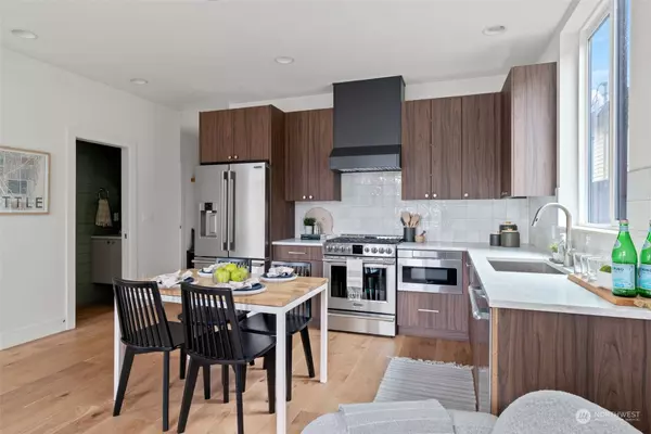 340 17th AVE E, Seattle, WA 98112