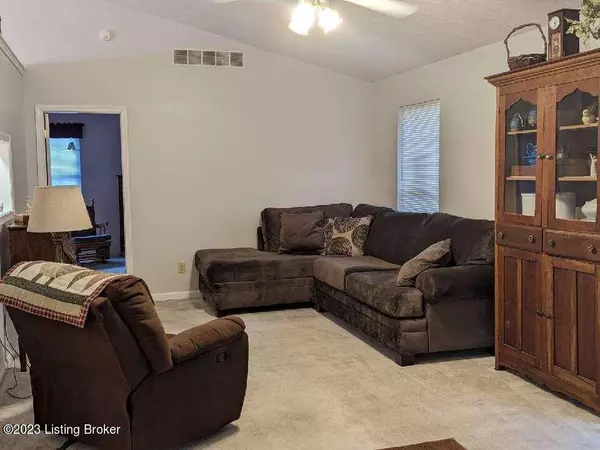 4314 Jeffers Dr, New Albany, IN 47150