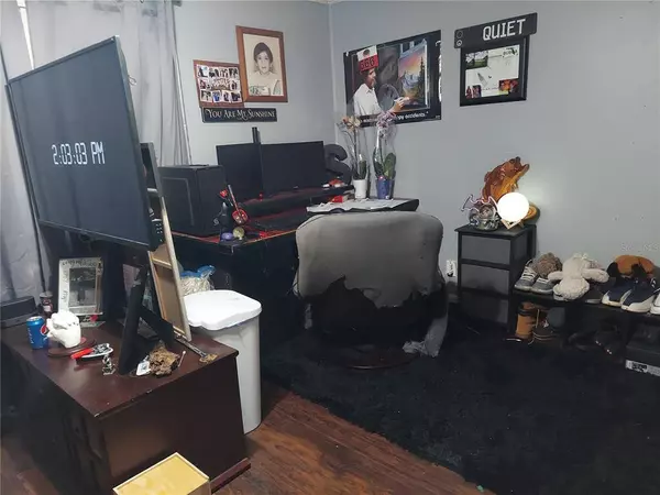 5025 76TH ST N, St Petersburg, FL 33709