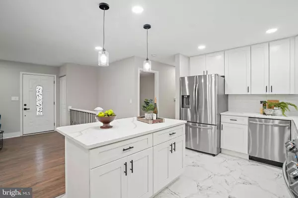 12132 SUFFOLK TER, Gaithersburg, MD 20878