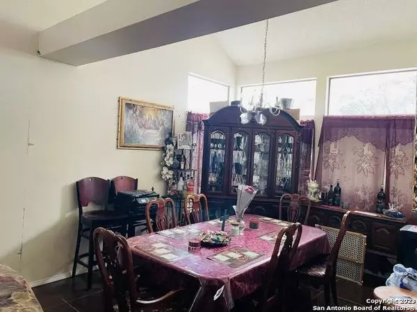 10003 NUGGET CRK, Converse, TX 78109-1641