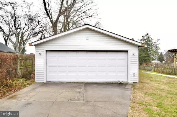 25 NEWBURG AVE, Catonsville, MD 21228