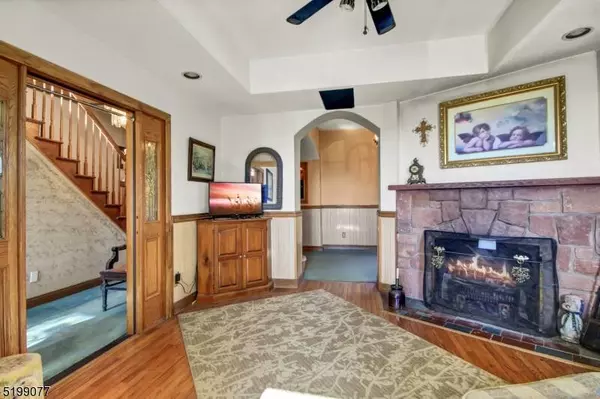 327 Liberty Rd, Lopatcong Twp., NJ 08886