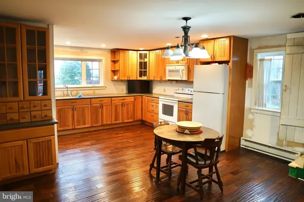 25 NEWBURG AVE, Catonsville, MD 21228