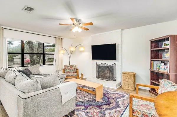 360 Okaloosa Ave, Valparaiso, FL 32580