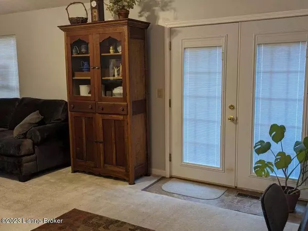 4314 Jeffers Dr, New Albany, IN 47150