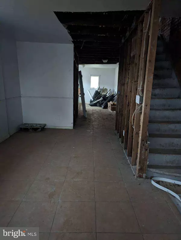 516 S 3RD ST, Camden, NJ 08103