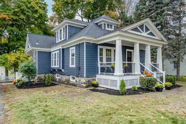 33 Buckingham Rd, North Andover, MA 01845