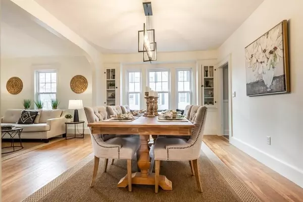 33 Buckingham Rd, North Andover, MA 01845