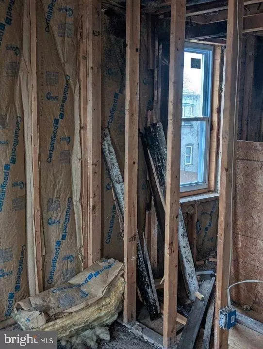 516 S 3RD ST, Camden, NJ 08103