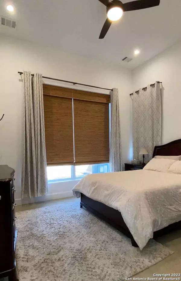 1223 HAYS ST, San Antonio, TX 78202-2016