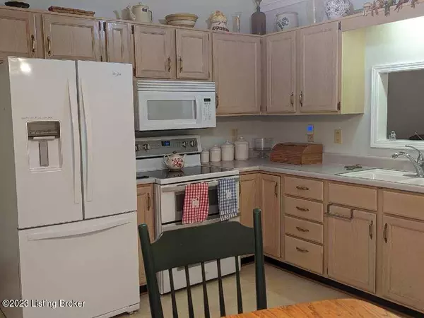 4314 Jeffers Dr, New Albany, IN 47150