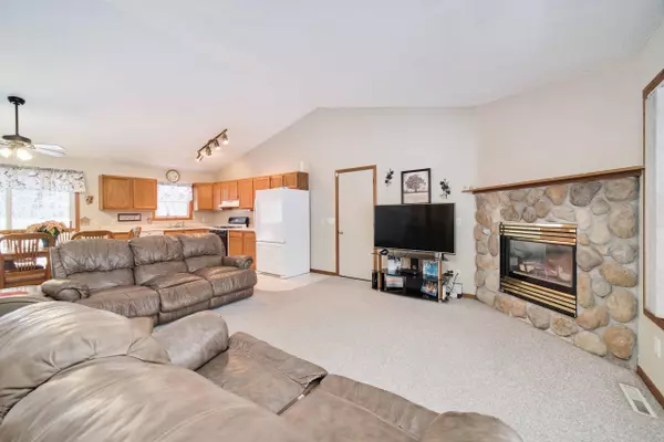 17 Willow Wood Drive, Muskegon, MI 49442