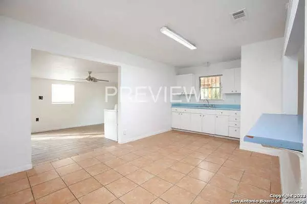 2814 Ferncircle Dr, San Antonio, TX 78224