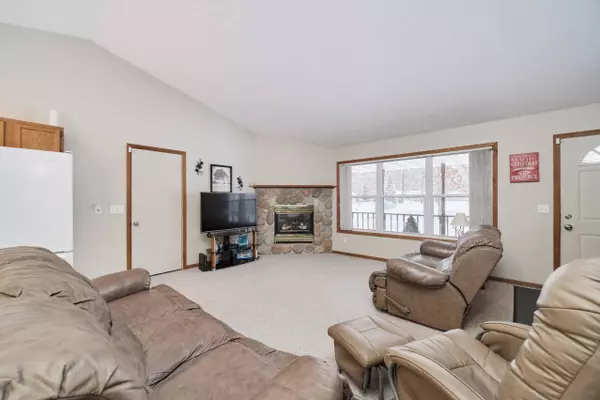 17 Willow Wood Drive, Muskegon, MI 49442