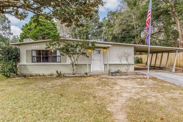 360 Okaloosa Ave, Valparaiso, FL 32580