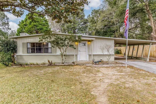 360 Okaloosa Avenue, Valparaiso, FL 32580