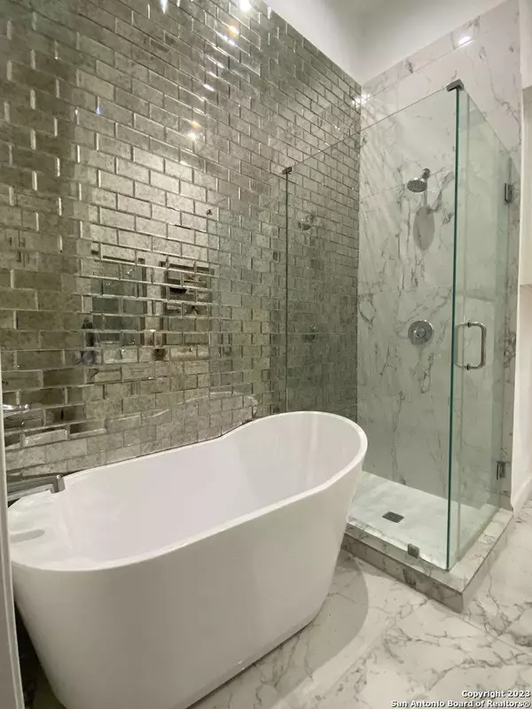 1223 HAYS ST, San Antonio, TX 78202-2016