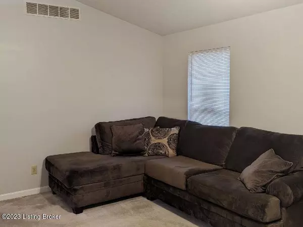 4314 Jeffers Dr, New Albany, IN 47150