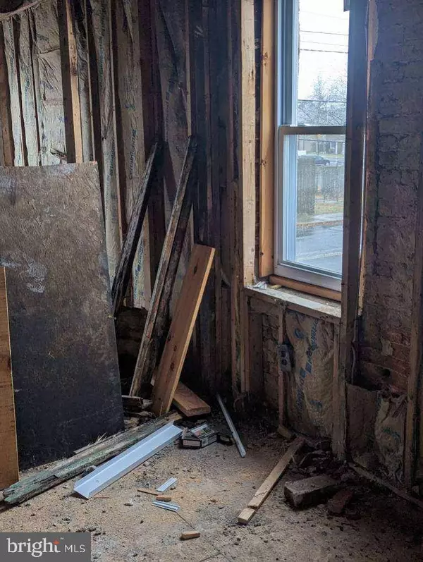 516 S 3RD ST, Camden, NJ 08103