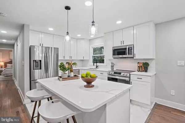 12132 SUFFOLK TER, Gaithersburg, MD 20878